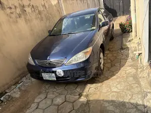 Toyota Camry LE 4dr Sedan (2.4L 4cyl 4A) 2004 Blue