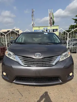 Toyota Sienna XLE 7 Passenger Mobility 2012 Gray
