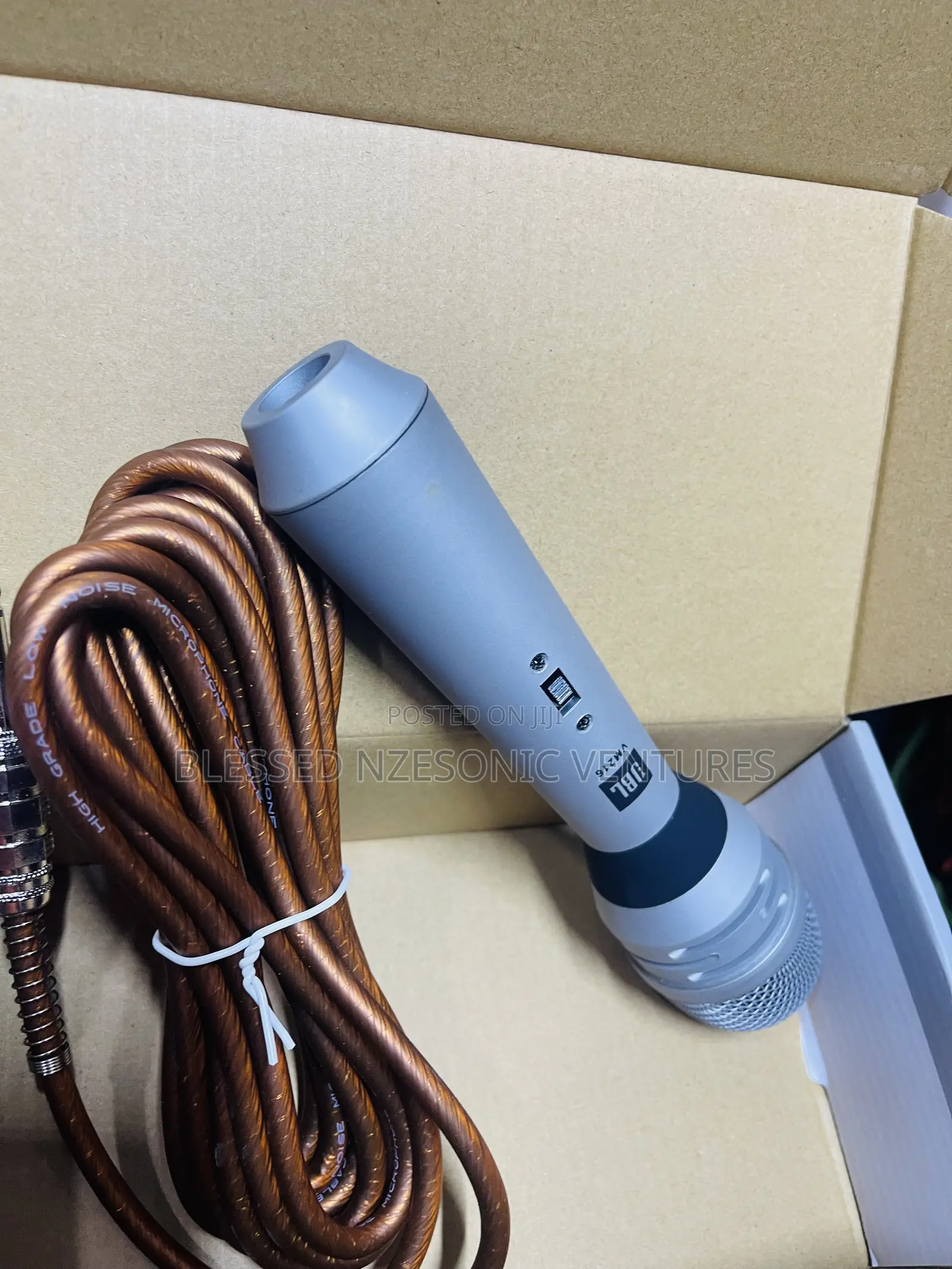 JBL Wired Microphone