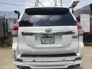 Toyota Land Cruiser Prado 2017 White