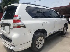 Toyota Land Cruiser Prado 2017 White