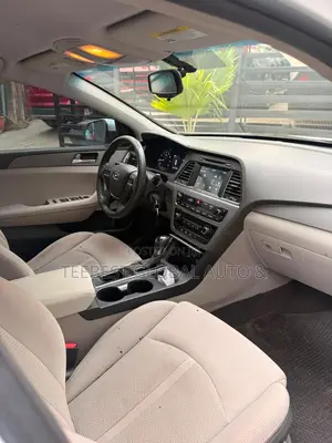 Hyundai Sonata Base Sedan FWD (2.4L 4cyl 6A) 2016 White