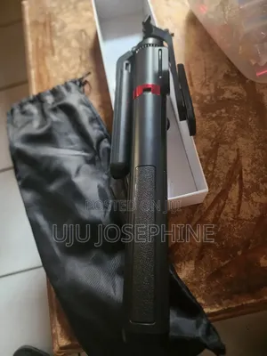 P325 Rotating Selfie Stick