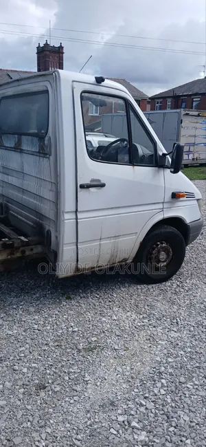 Mercedes-Benz 814D 1998 White