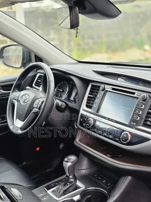 Toyota Highlander XLE 4x4 V6 (3.5L 6cyl 8A) 2017 Black