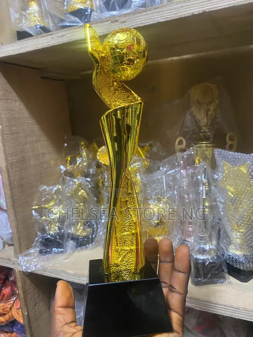 Gold Trophy Award X012