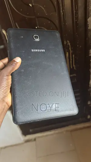 Samsung Galaxy Tab E SM-T561 8 GB Black
