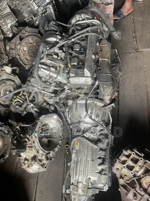 Toyota Tundra 2004 Engine 2uz and Transmission Gear Box2wd