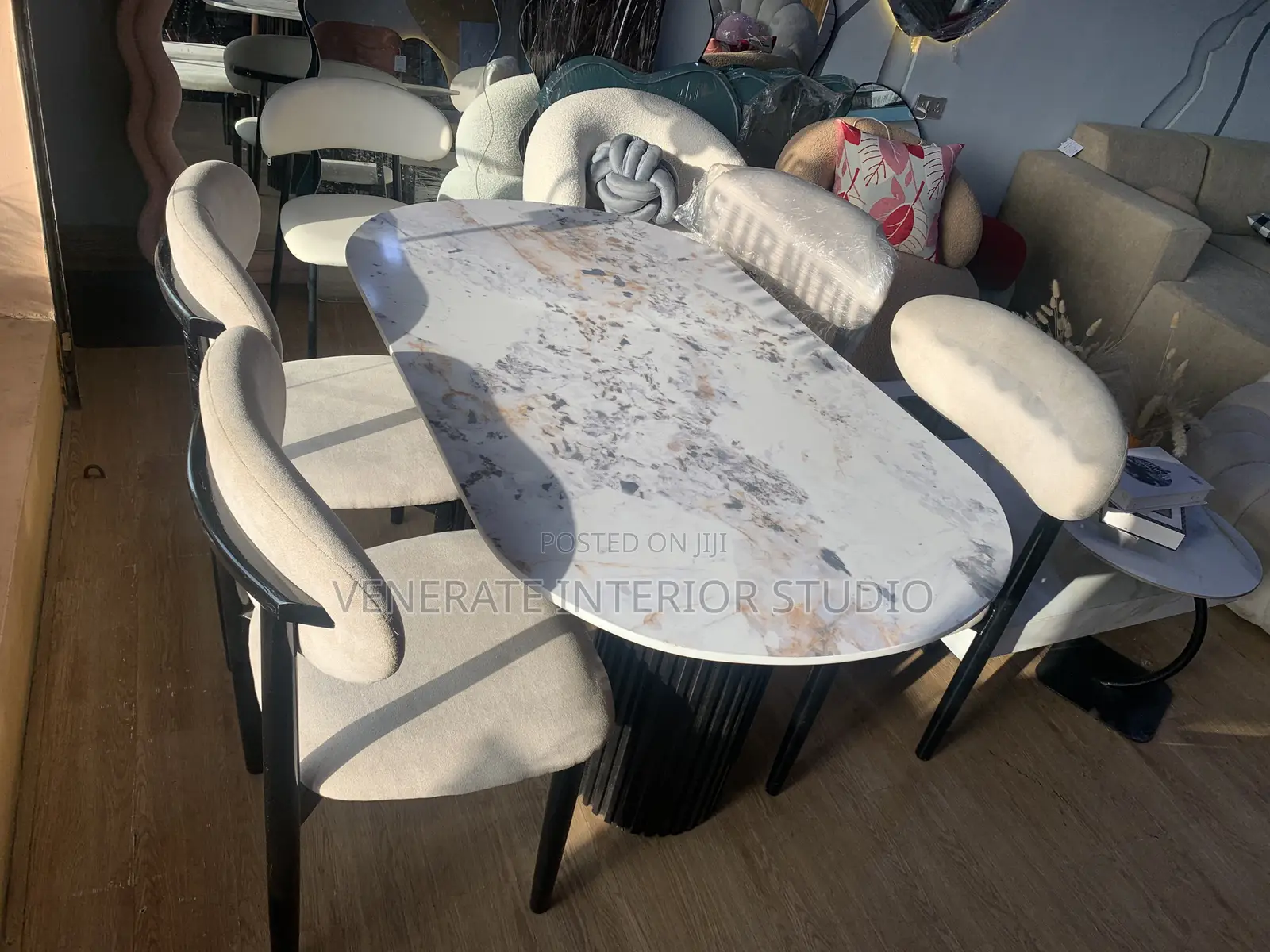 4 Seater Oval Dinning Set
