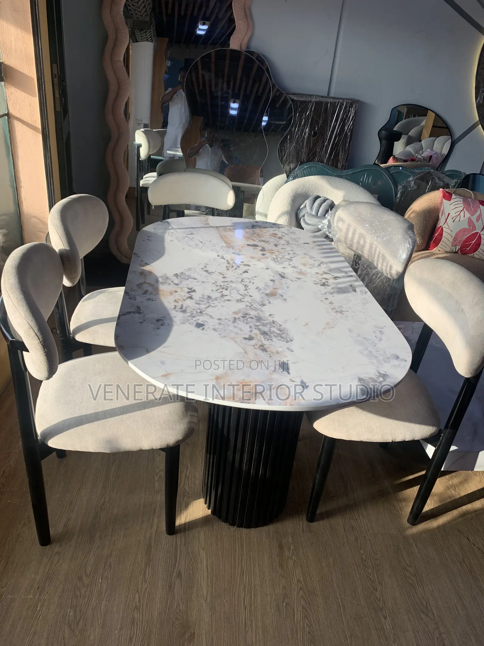 4 Seater Oval Dinning Set