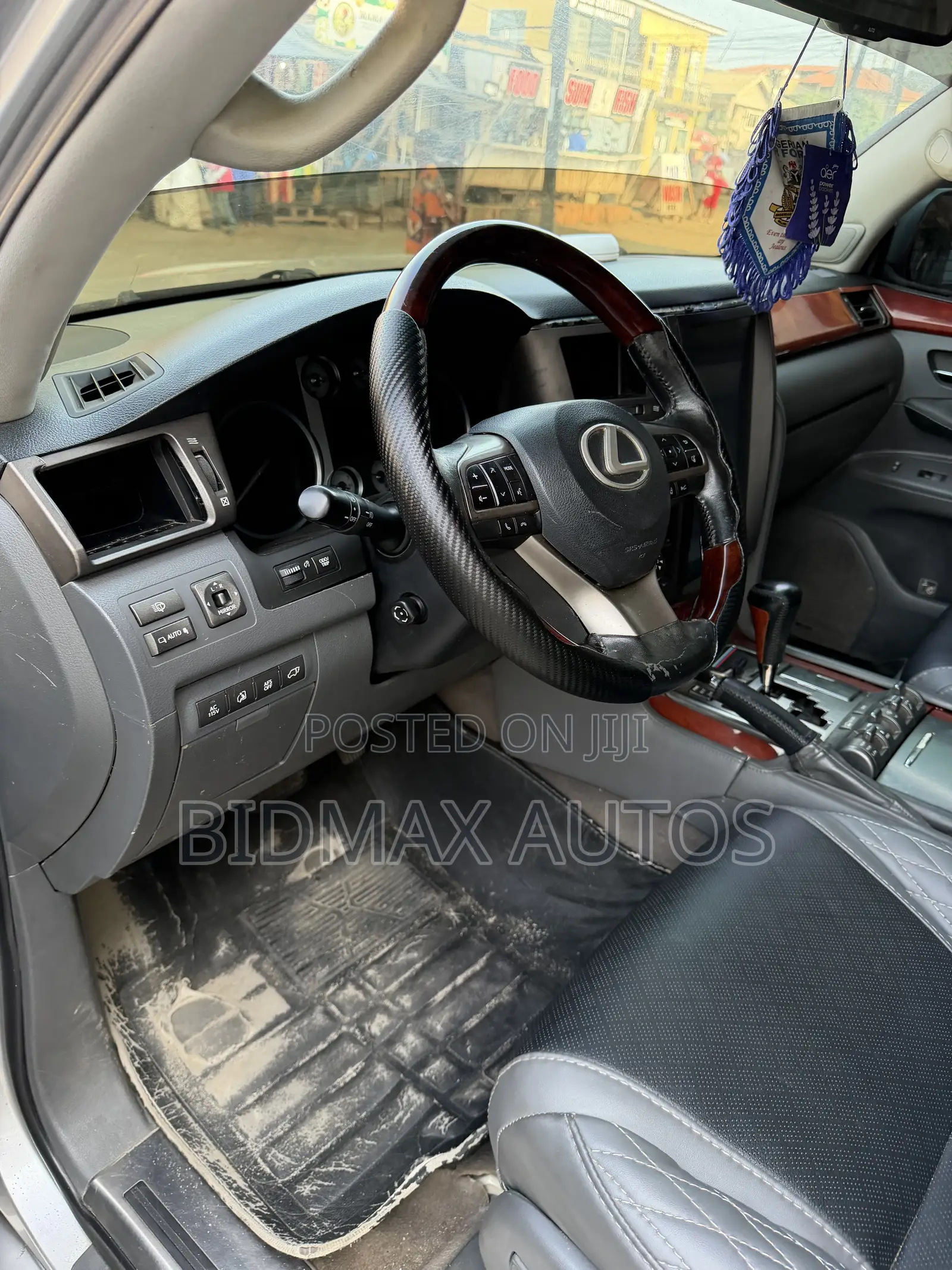 Lexus LX 570 2010 Silver