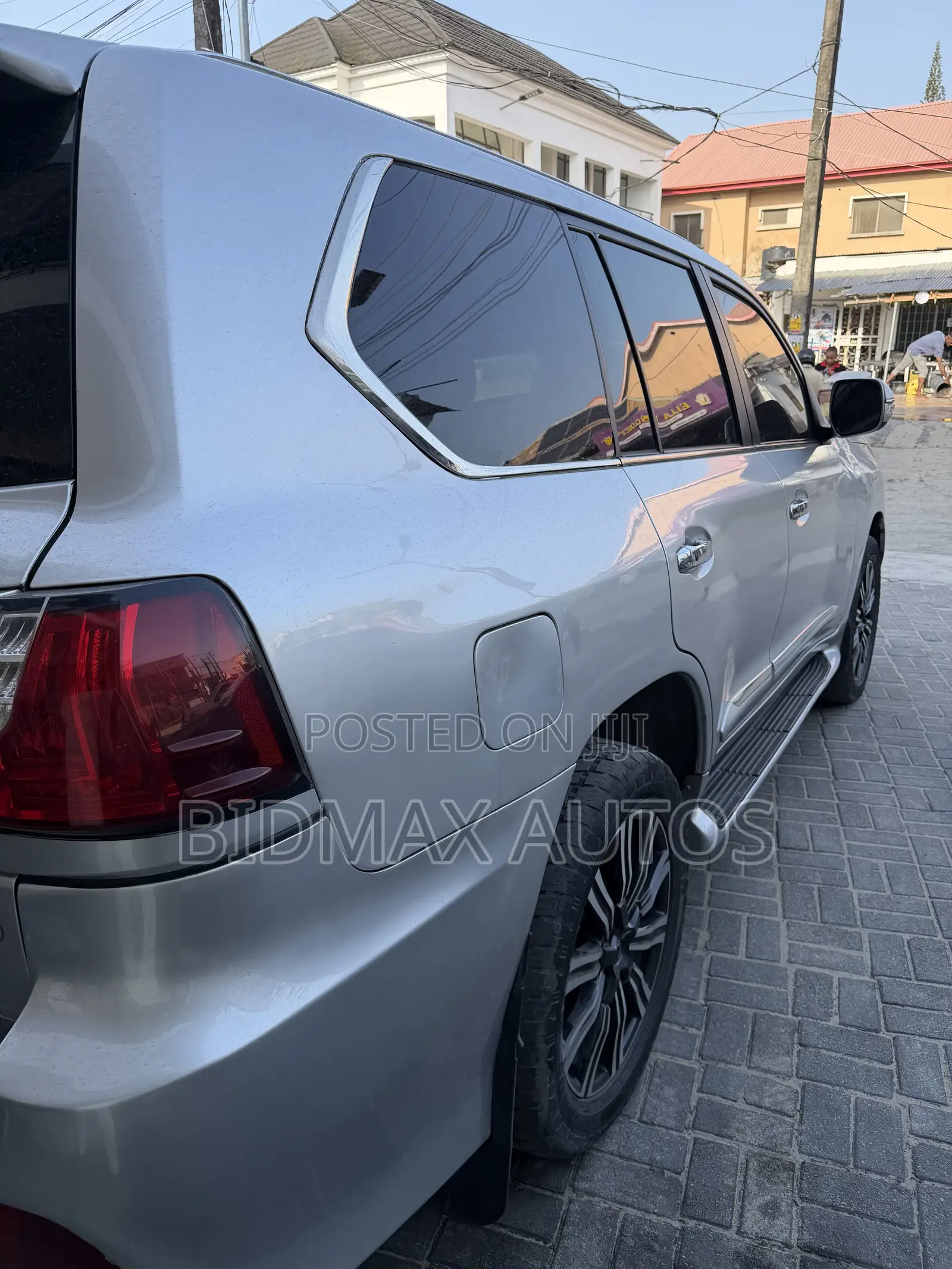 Lexus LX 570 2010 Silver