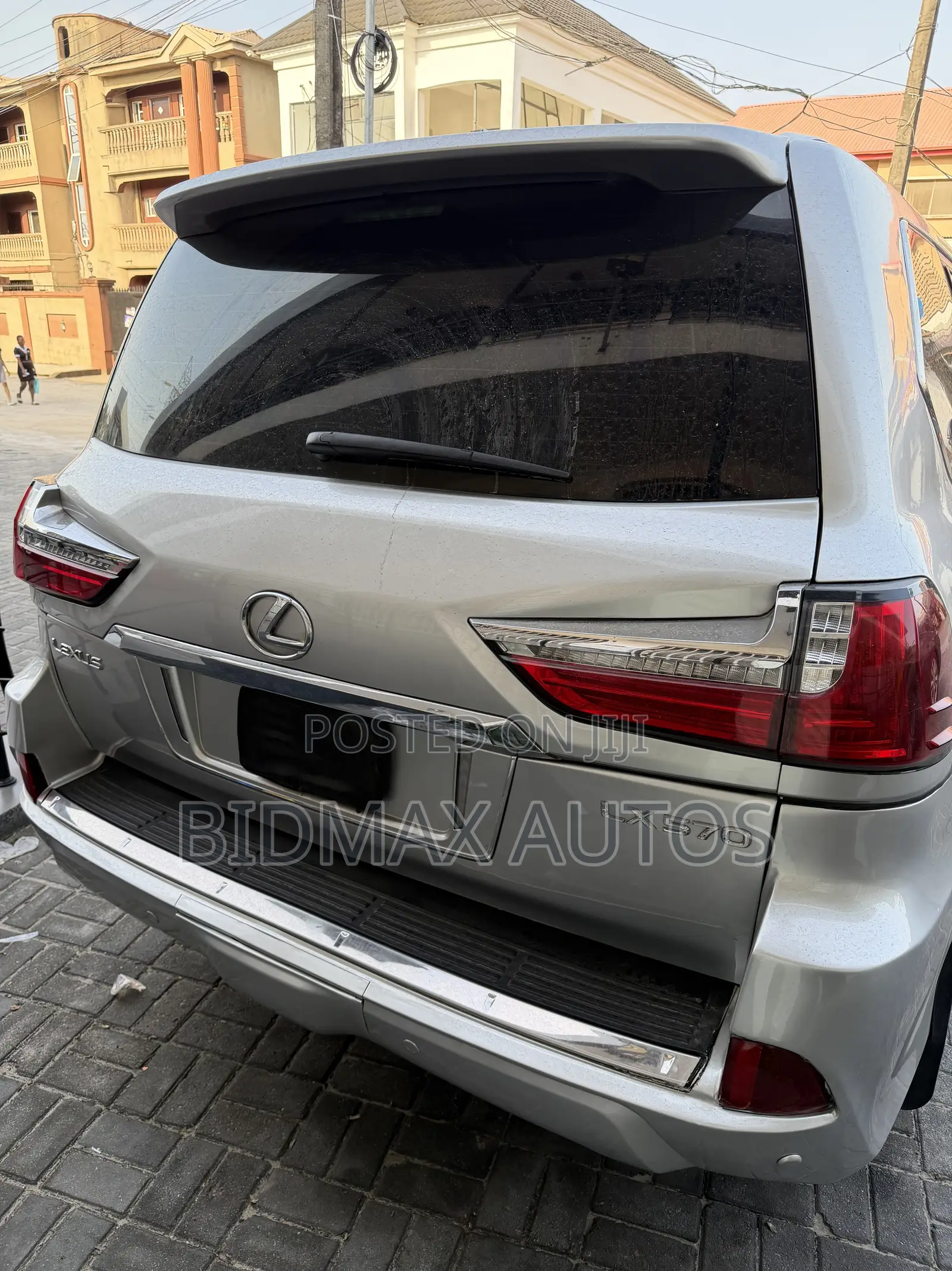 Lexus LX 570 2010 Silver