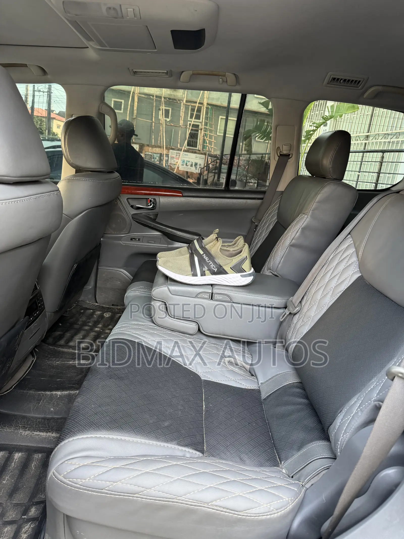 Lexus LX 570 2010 Silver