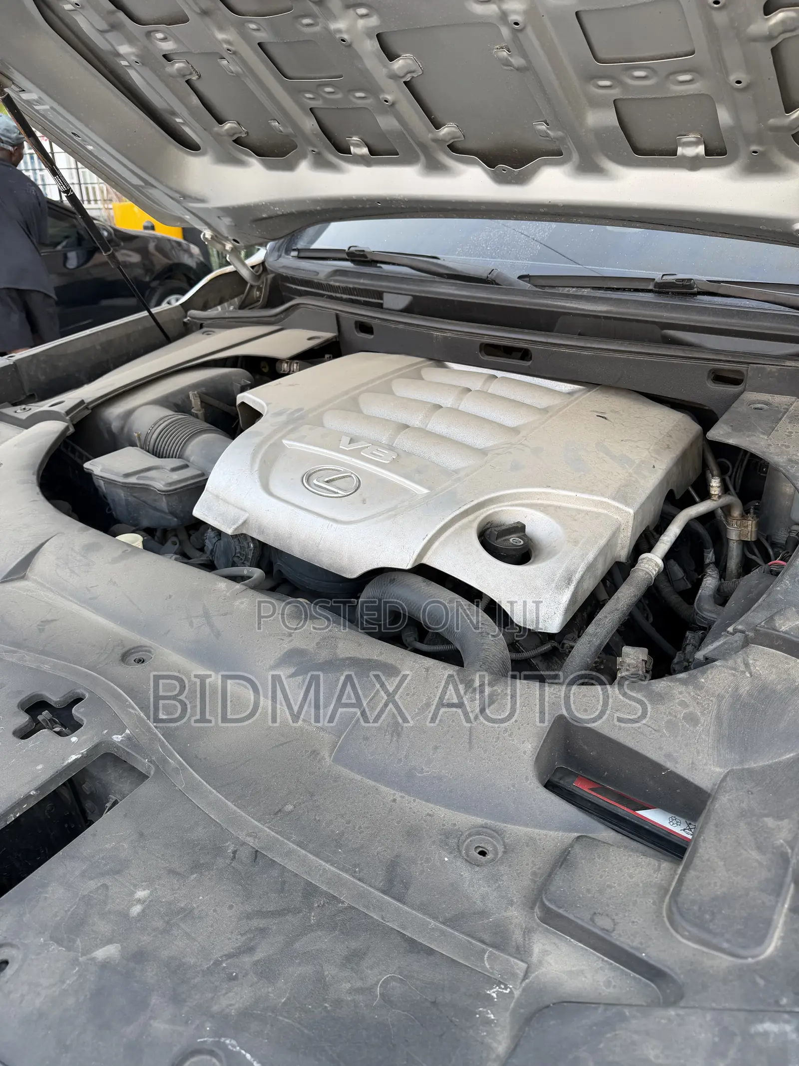 Lexus LX 570 2010 Silver