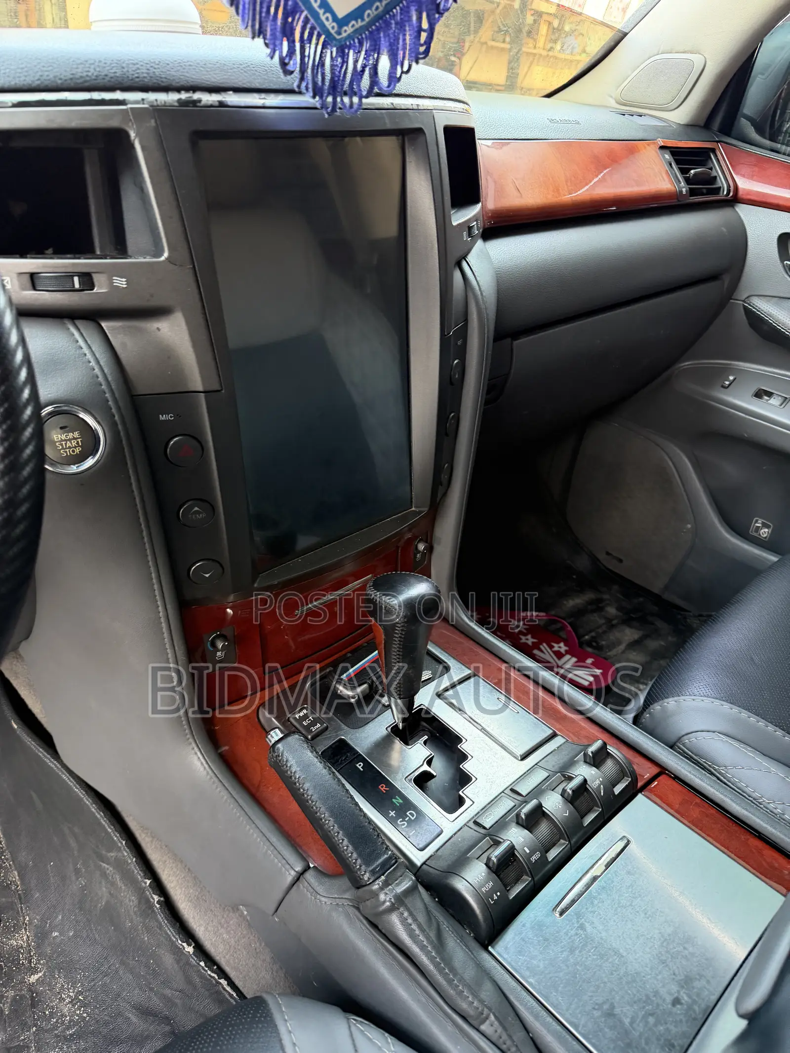 Lexus LX 570 2010 Silver