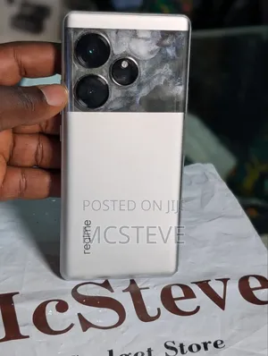 New Realme GT 6 512 GB Gold
