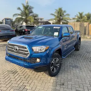 Toyota Tacoma 2017 Blue