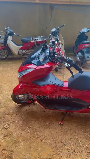 Honda 2022 Red