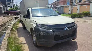 Mitsubishi L300 2012 Silver