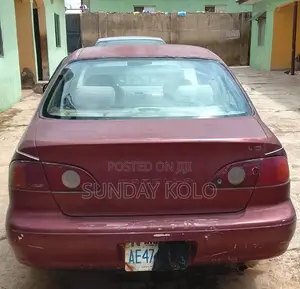 Toyota Corolla 2000 Burgundy