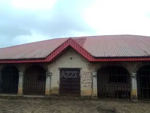 3bdrm Bungalow in Sapele for sale
