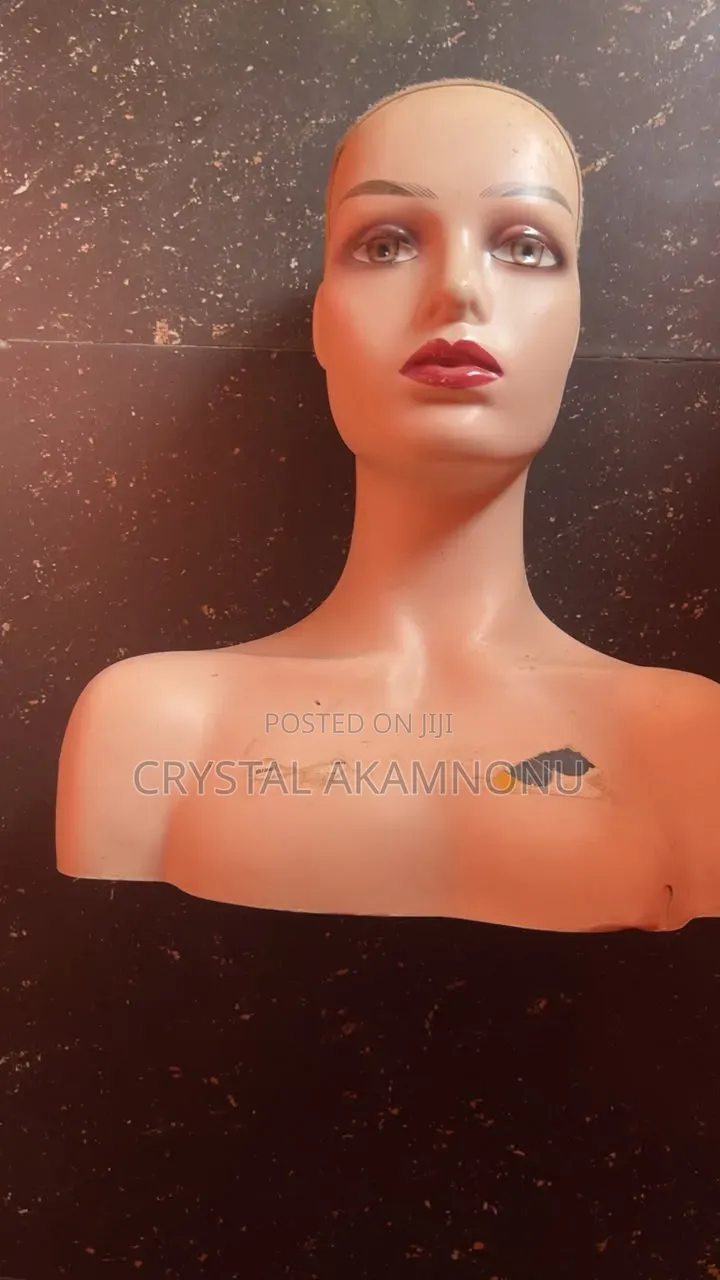 Maniquin for Displaying Wig
