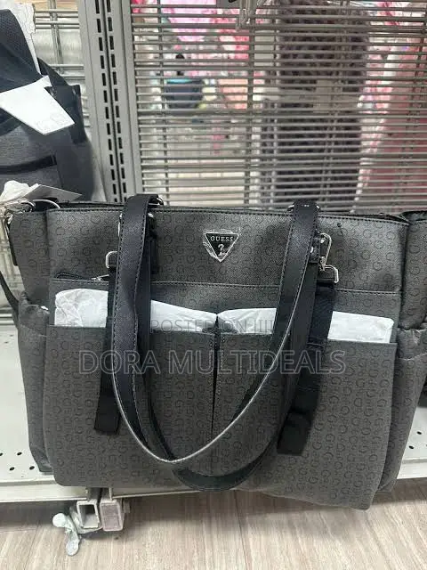Guess Diaper Bag | Luxury, Style & Practicality for Mums!