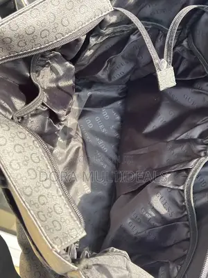 Guess Diaper Bag | Luxury, Style & Practicality for Mums!