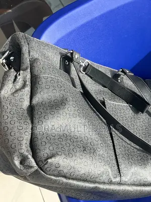 Guess Diaper Bag | Luxury, Style & Practicality for Mums!
