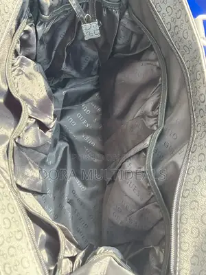 Guess Diaper Bag | Luxury, Style & Practicality for Mums!