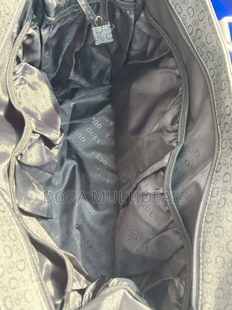 Guess Diaper Bag | Luxury, Style & Practicality for Mums!