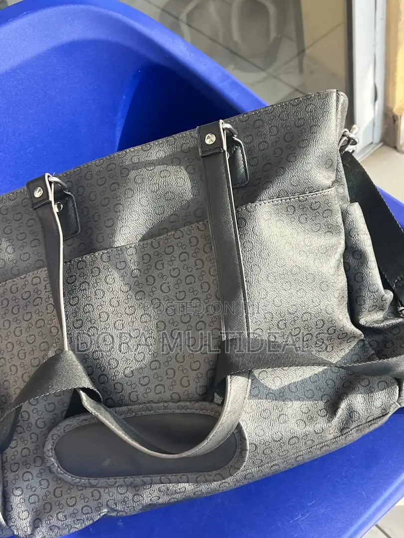Guess Diaper Bag | Luxury, Style & Practicality for Mums!