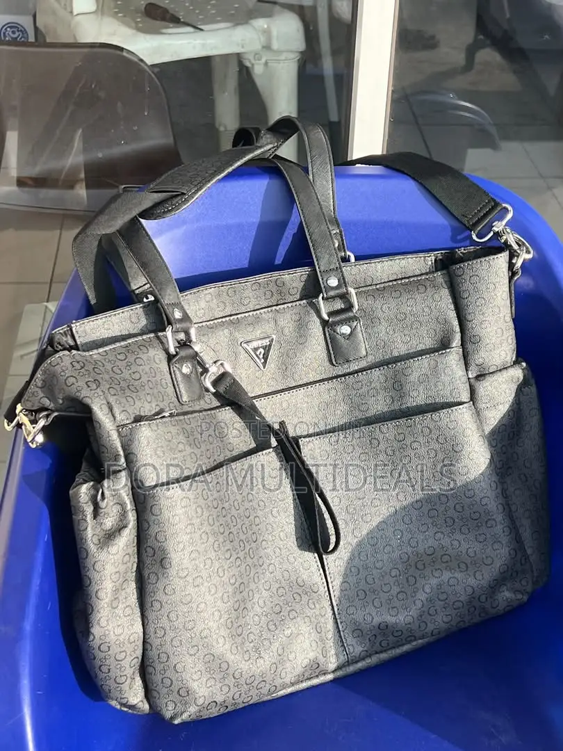 Guess Diaper Bag | Luxury, Style & Practicality for Mums!