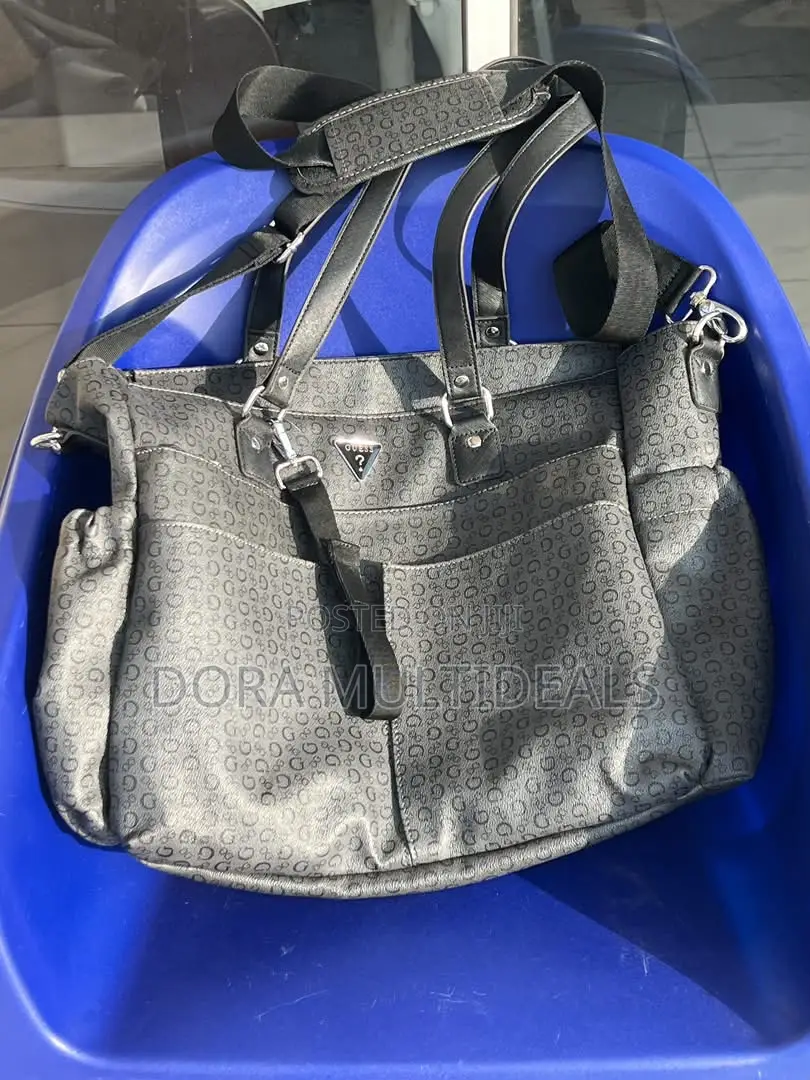 Guess Diaper Bag | Luxury, Style & Practicality for Mums!