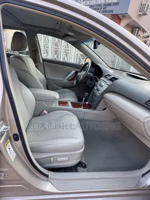 Toyota Camry XLE 4dr Sedan (2.4L 4cyl 5A) 2009 Gold