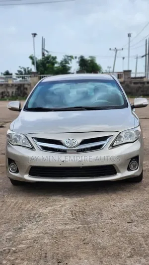 Toyota Corolla 2010 Gold