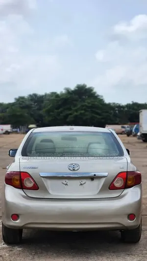 Toyota Corolla 2010 Gold