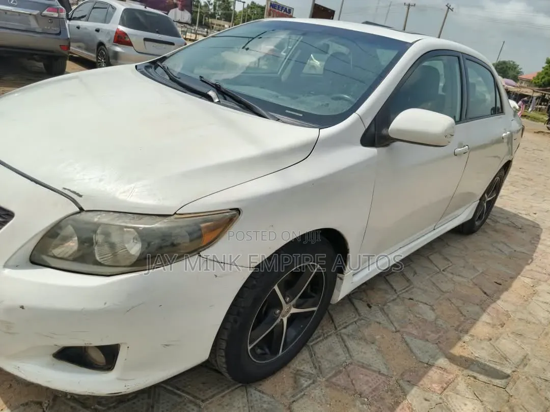 Toyota Corolla 2010 White