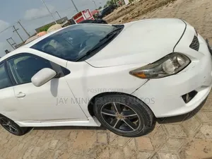 Toyota Corolla 2010 White