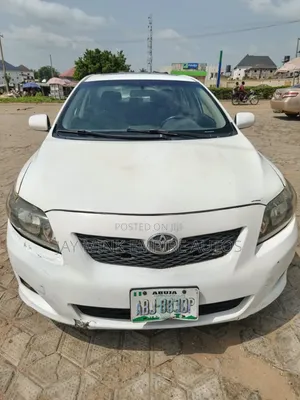 Toyota Corolla 2010 White
