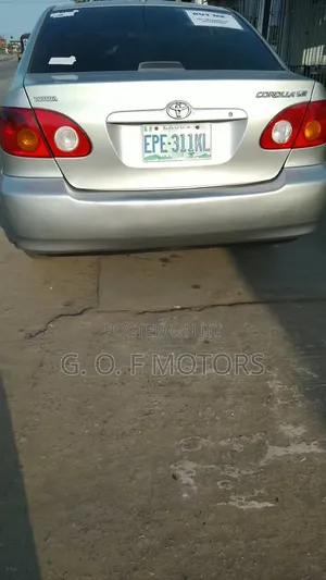 Toyota Corolla LE 2004 Silver