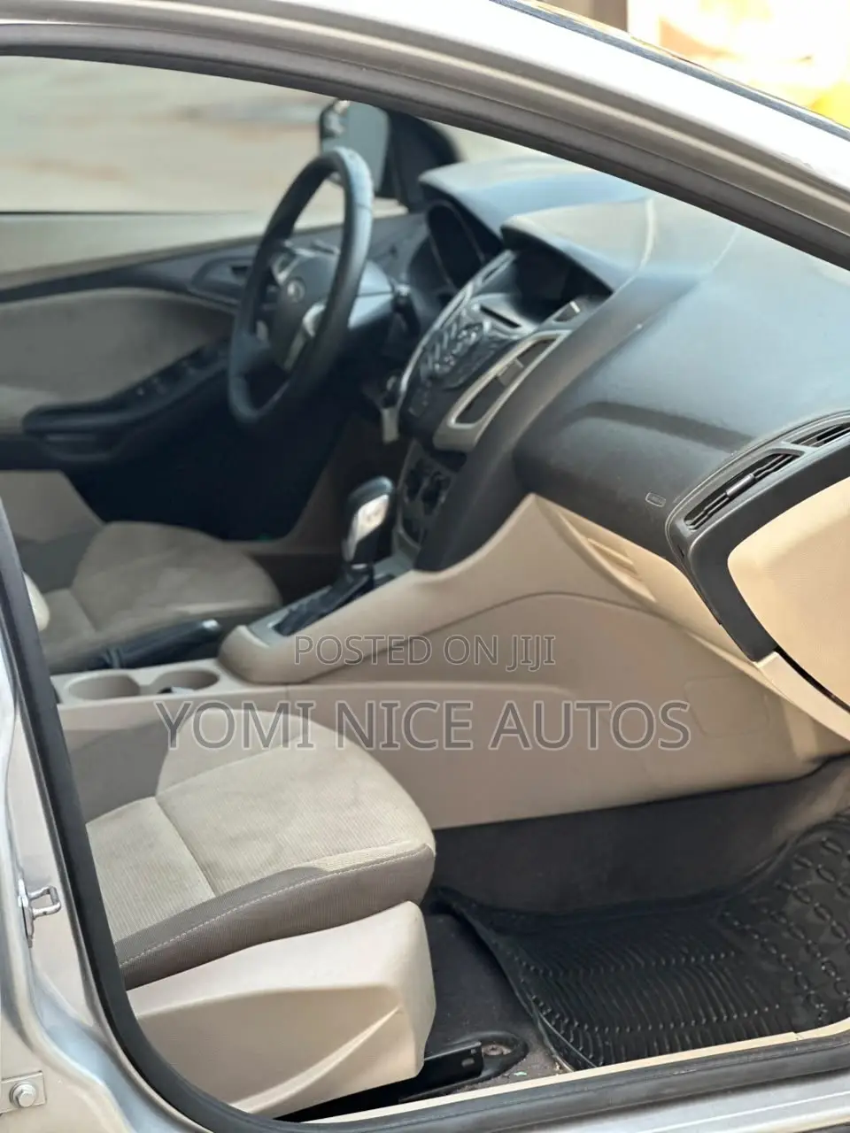 Ford Focus 2012 Silver