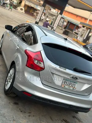 Ford Focus 2012 Silver