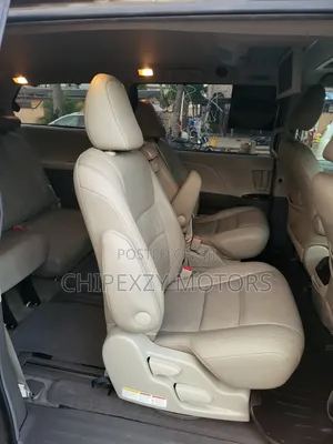 Toyota Sienna 2015 Gold