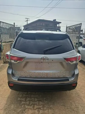 Toyota Highlander XLE 4dr SUV (3.5L 6cyl 6A) 2014 Gray