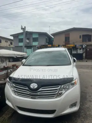 Toyota Venza LE 2011 White