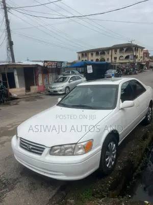 Toyota Camry LE V6 4dr Sedan (3.0L 6cyl 4A) 2001 White