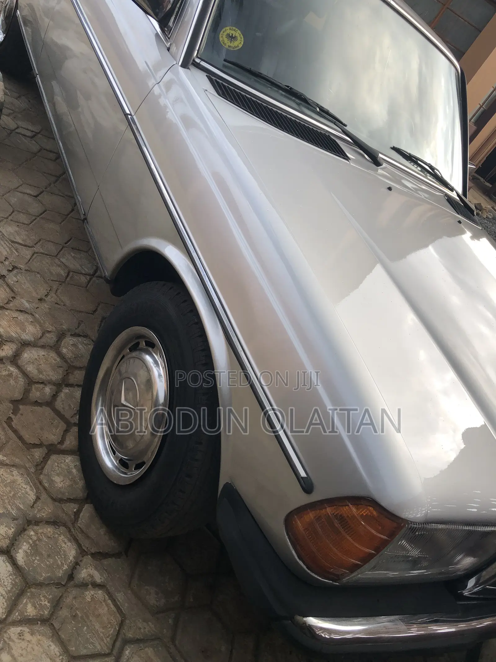 Mercedes-Benz 230E 1982 Gray