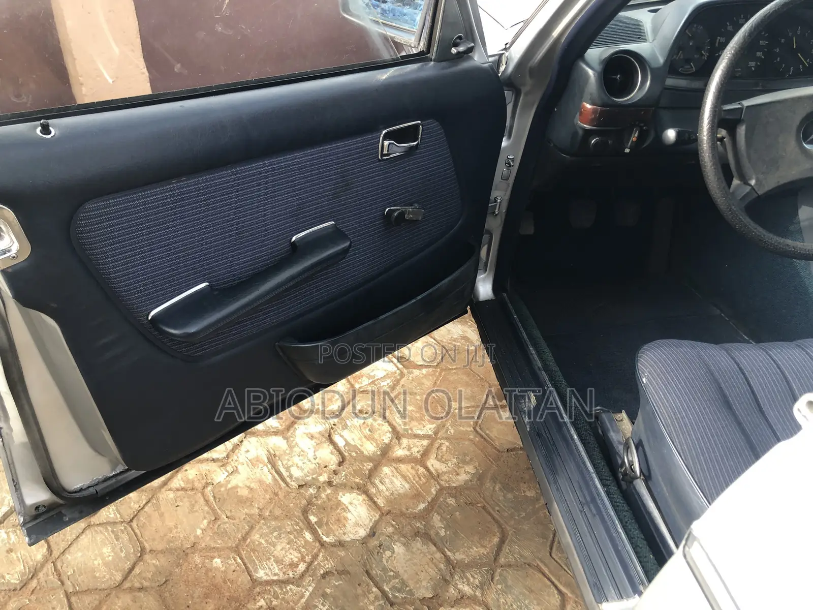Mercedes-Benz 230E 1982 Gray